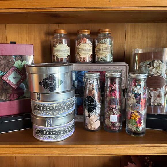 Flower Embellishments Papercrafting/Scrapbooking/Memory Keeping - 14 Containers - Picture 1 of 14